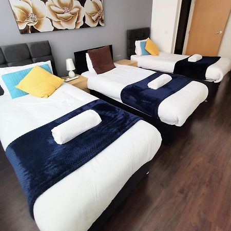 J Quarter - Sleeps 5 Long Term & Families Comfortably, 4 Beds, 2 Bathrooms برمنغهام المظهر الخارجي الصورة